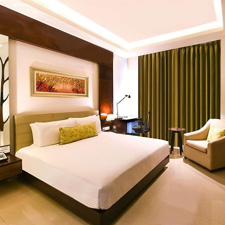 Doubletree By Hilton Gurugram Baani Square Hotell Gurgaon Eksteriør bilde