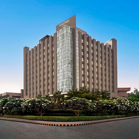 Doubletree By Hilton Gurugram Baani Square Hotell Gurgaon Eksteriør bilde