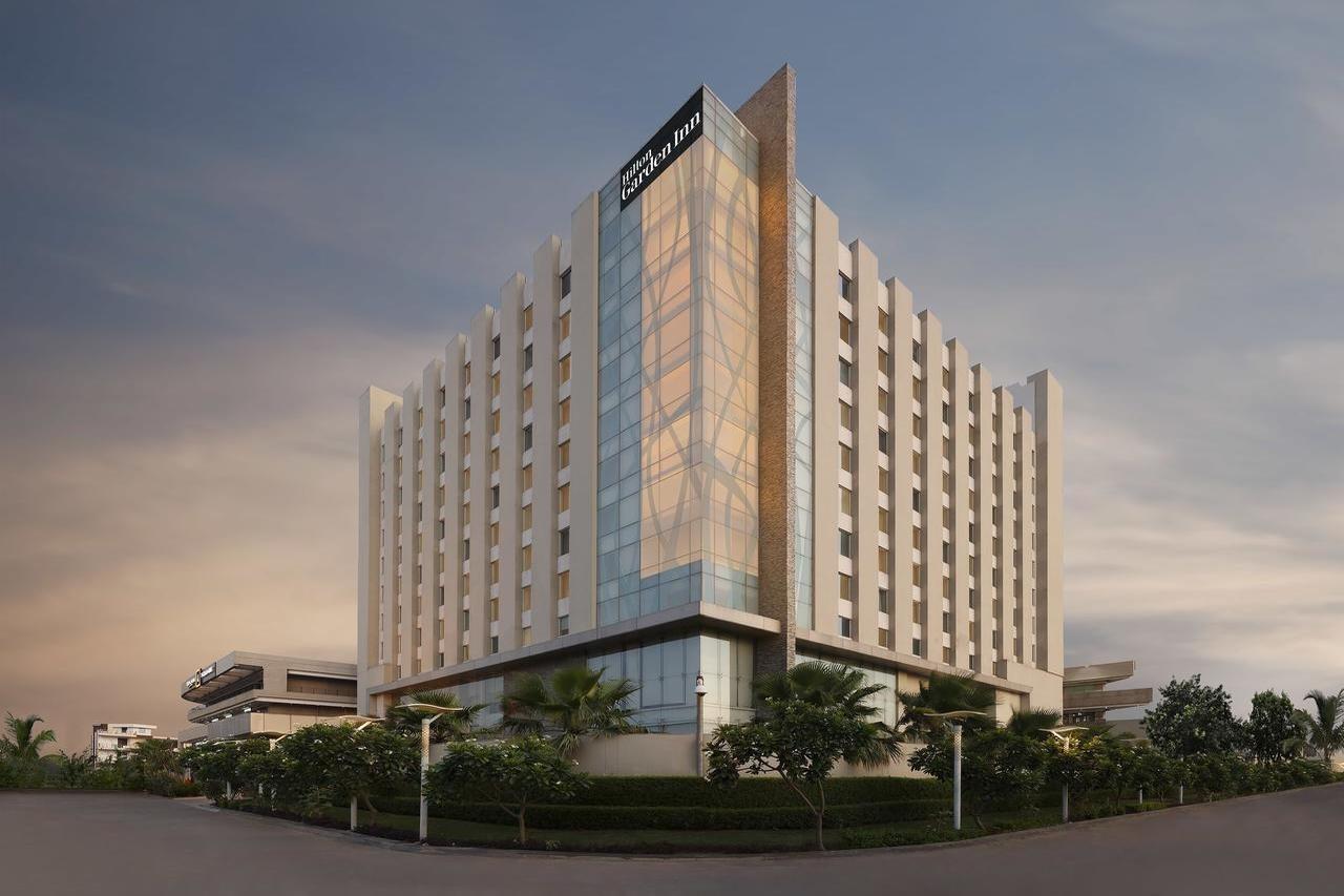 Doubletree By Hilton Gurugram Baani Square Hotell Gurgaon Eksteriør bilde