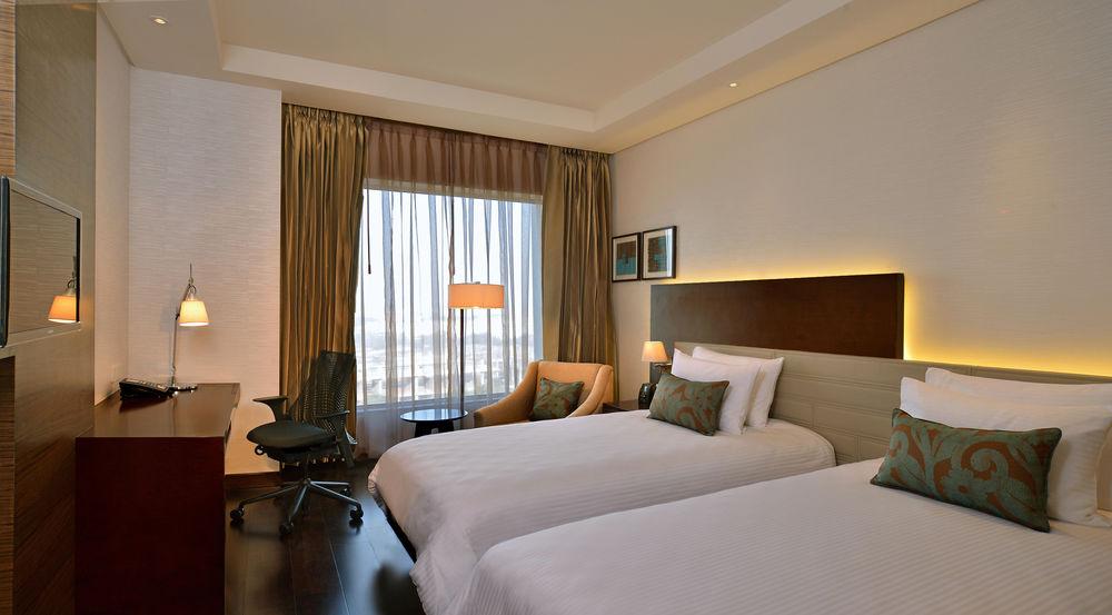 Doubletree By Hilton Gurugram Baani Square Hotell Gurgaon Eksteriør bilde