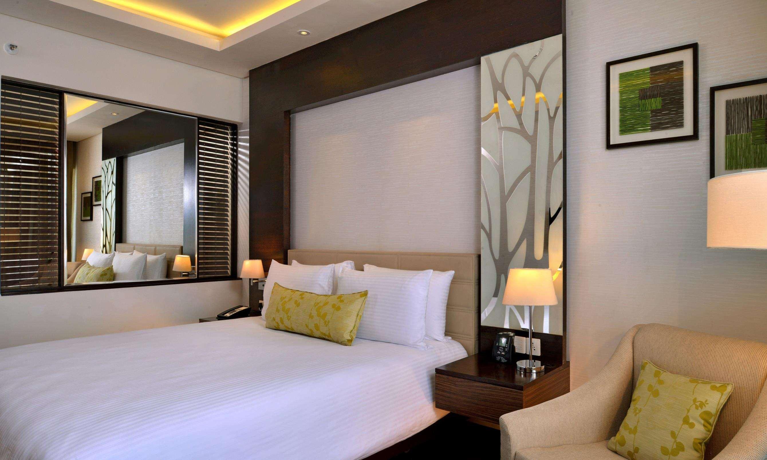 Doubletree By Hilton Gurugram Baani Square Hotell Gurgaon Eksteriør bilde