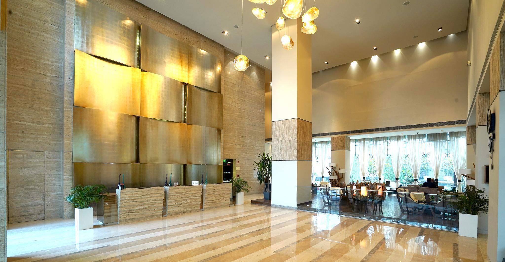 Doubletree By Hilton Gurugram Baani Square Hotell Gurgaon Eksteriør bilde