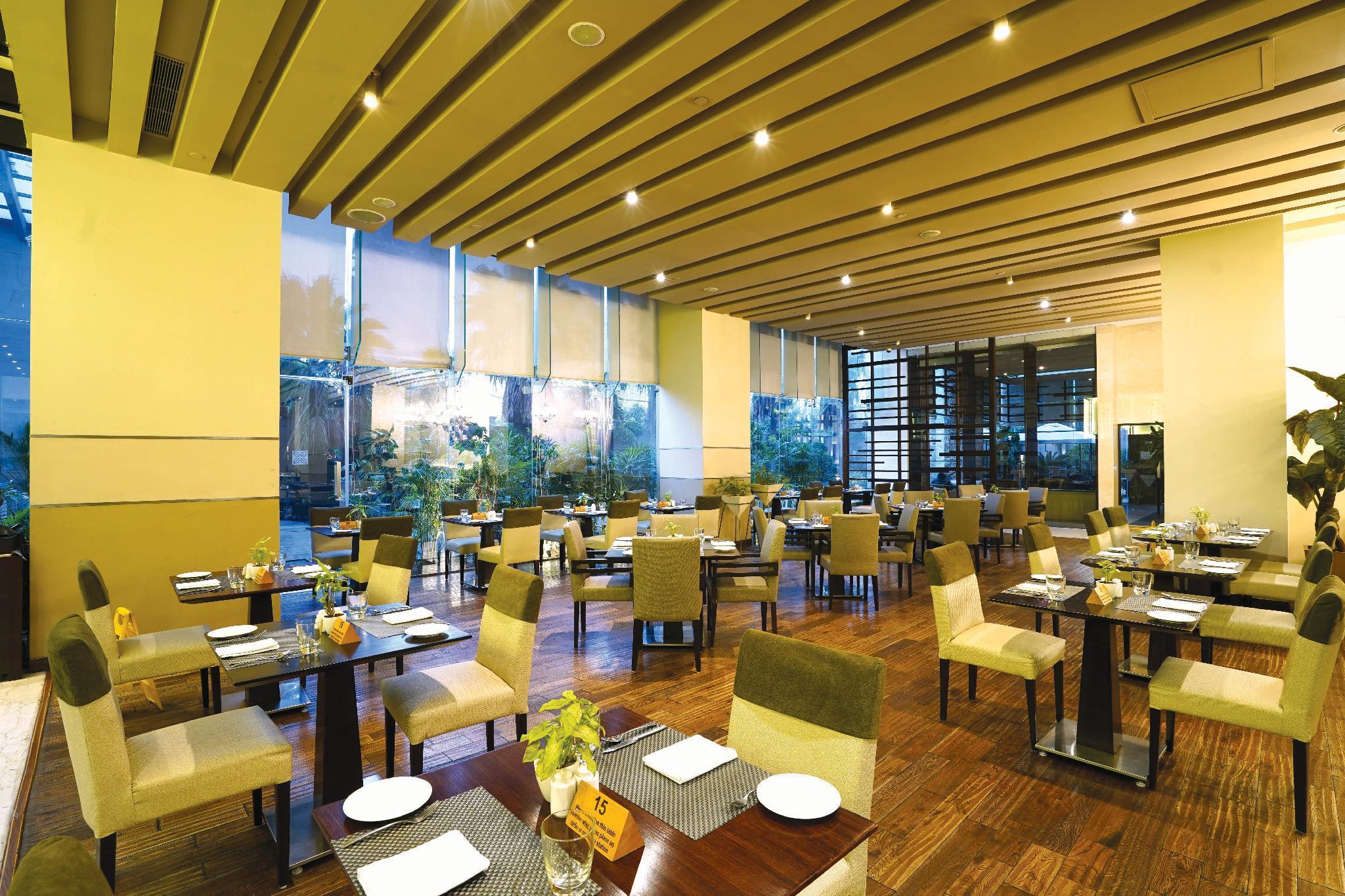 Doubletree By Hilton Gurugram Baani Square Hotell Gurgaon Eksteriør bilde