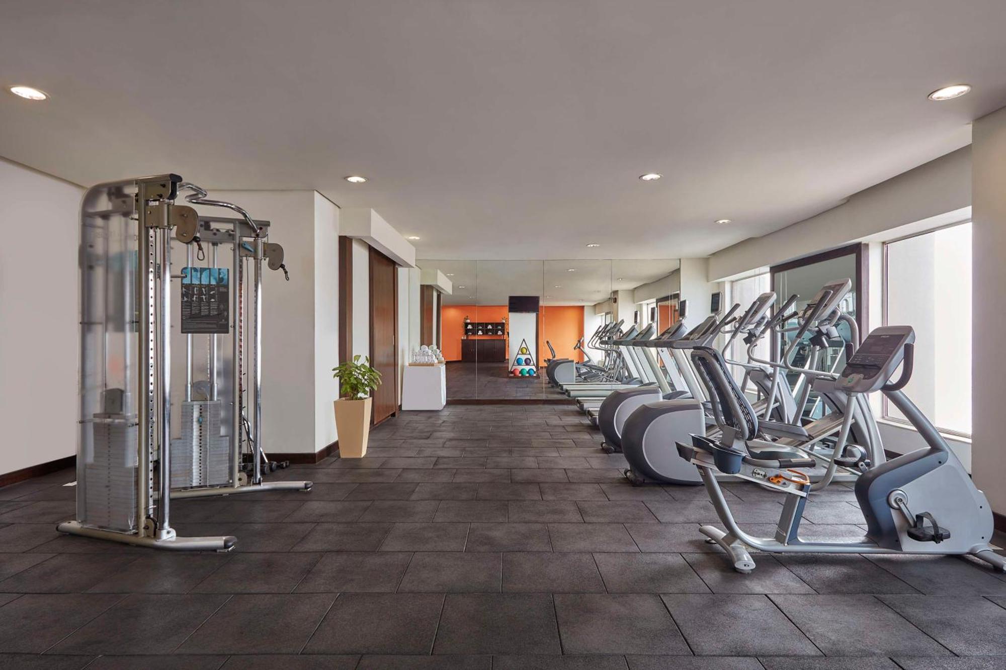 Doubletree By Hilton Gurugram Baani Square Hotell Gurgaon Eksteriør bilde