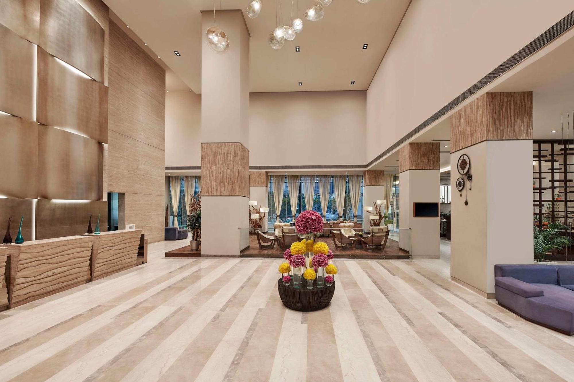 Doubletree By Hilton Gurugram Baani Square Hotell Gurgaon Eksteriør bilde