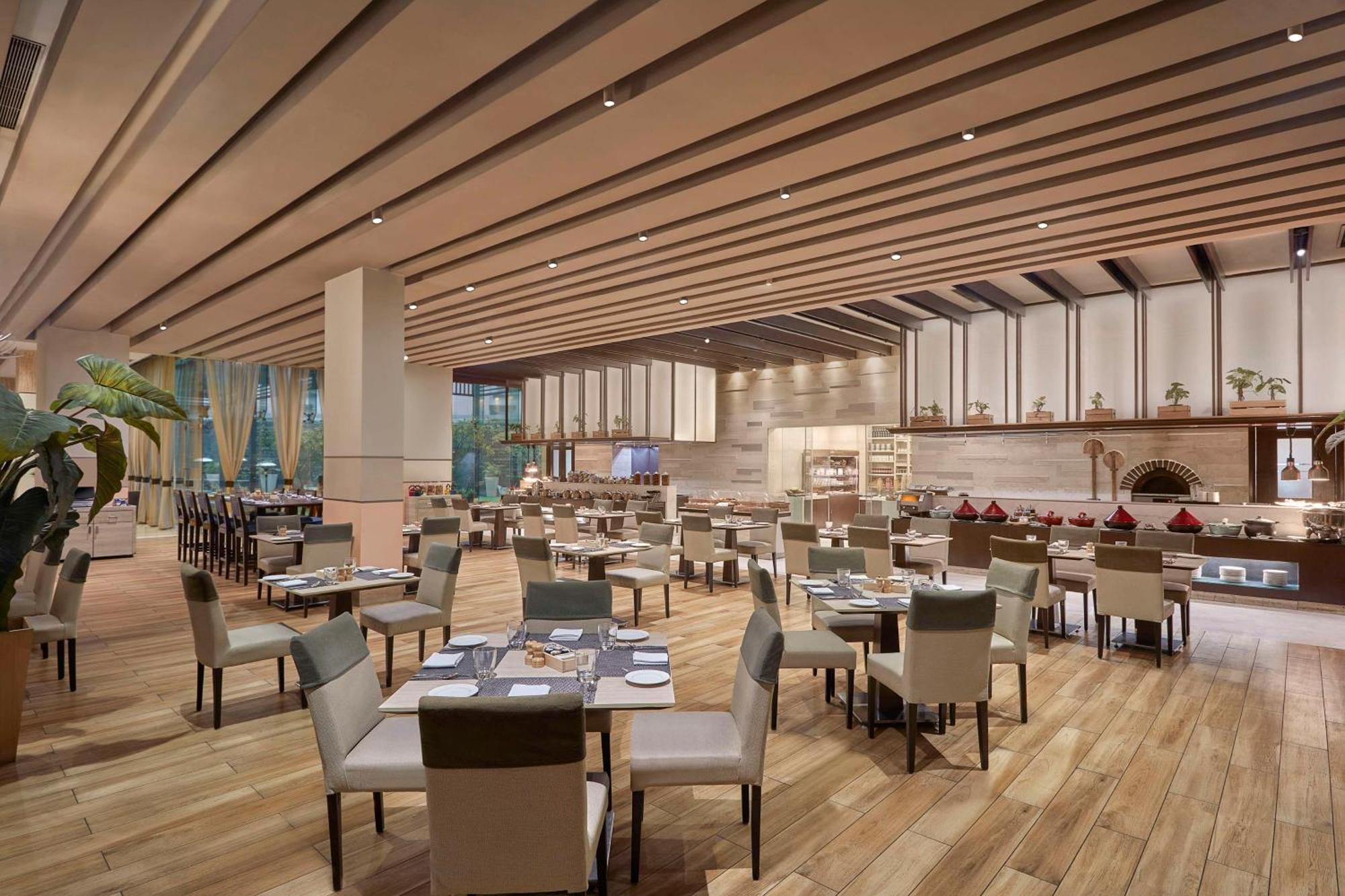 Doubletree By Hilton Gurugram Baani Square Hotell Gurgaon Eksteriør bilde