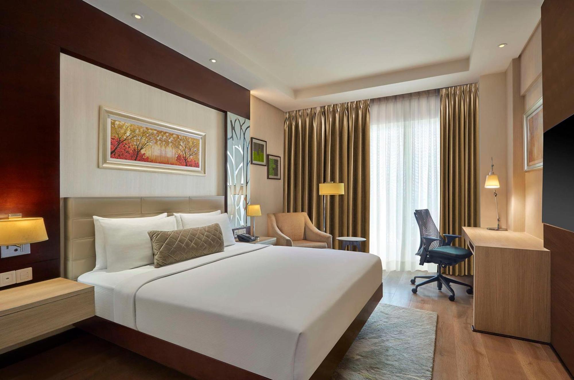 Doubletree By Hilton Gurugram Baani Square Hotell Gurgaon Eksteriør bilde