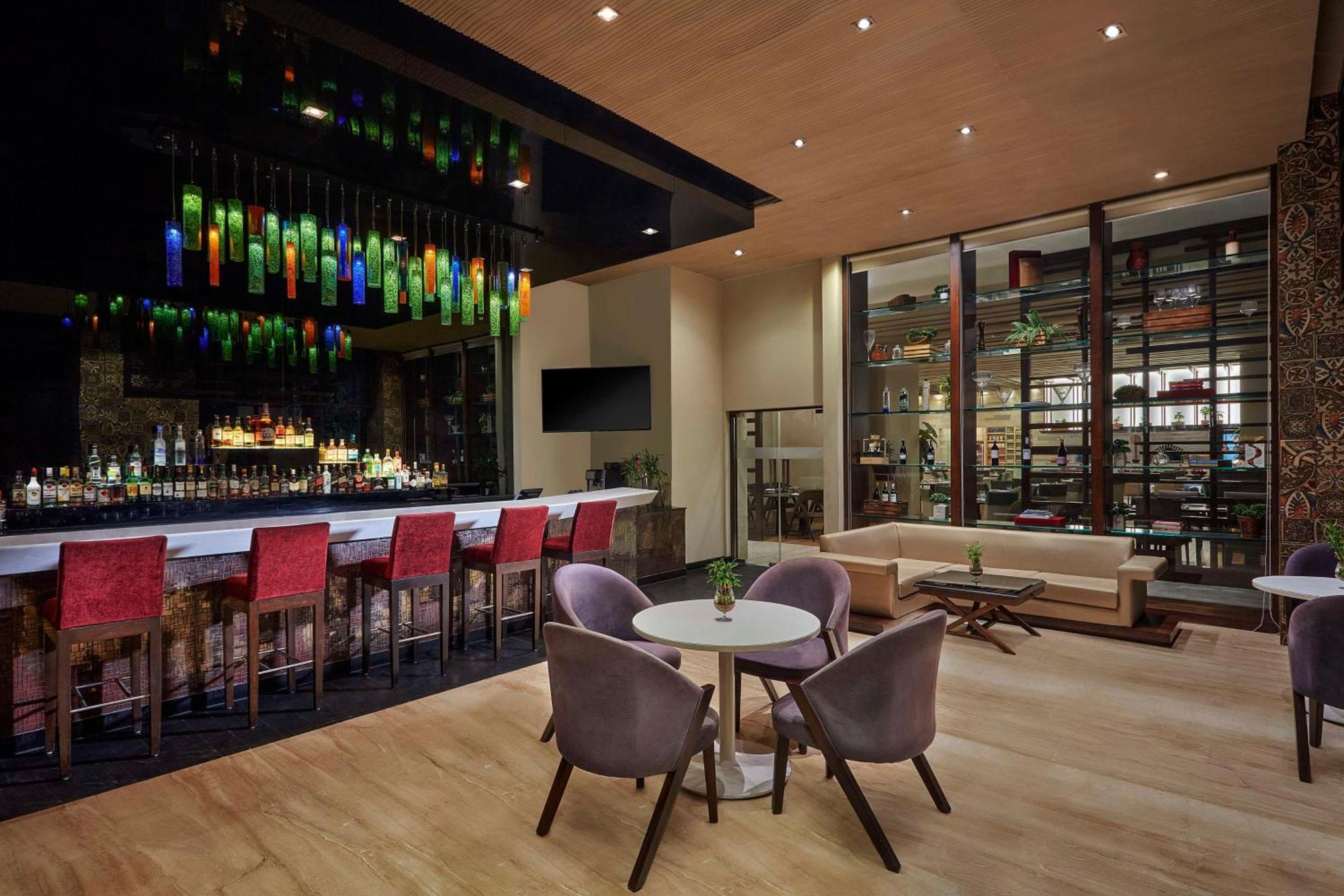 Doubletree By Hilton Gurugram Baani Square Hotell Gurgaon Eksteriør bilde
