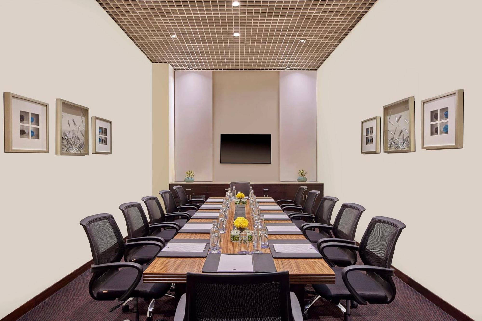Doubletree By Hilton Gurugram Baani Square Hotell Gurgaon Eksteriør bilde