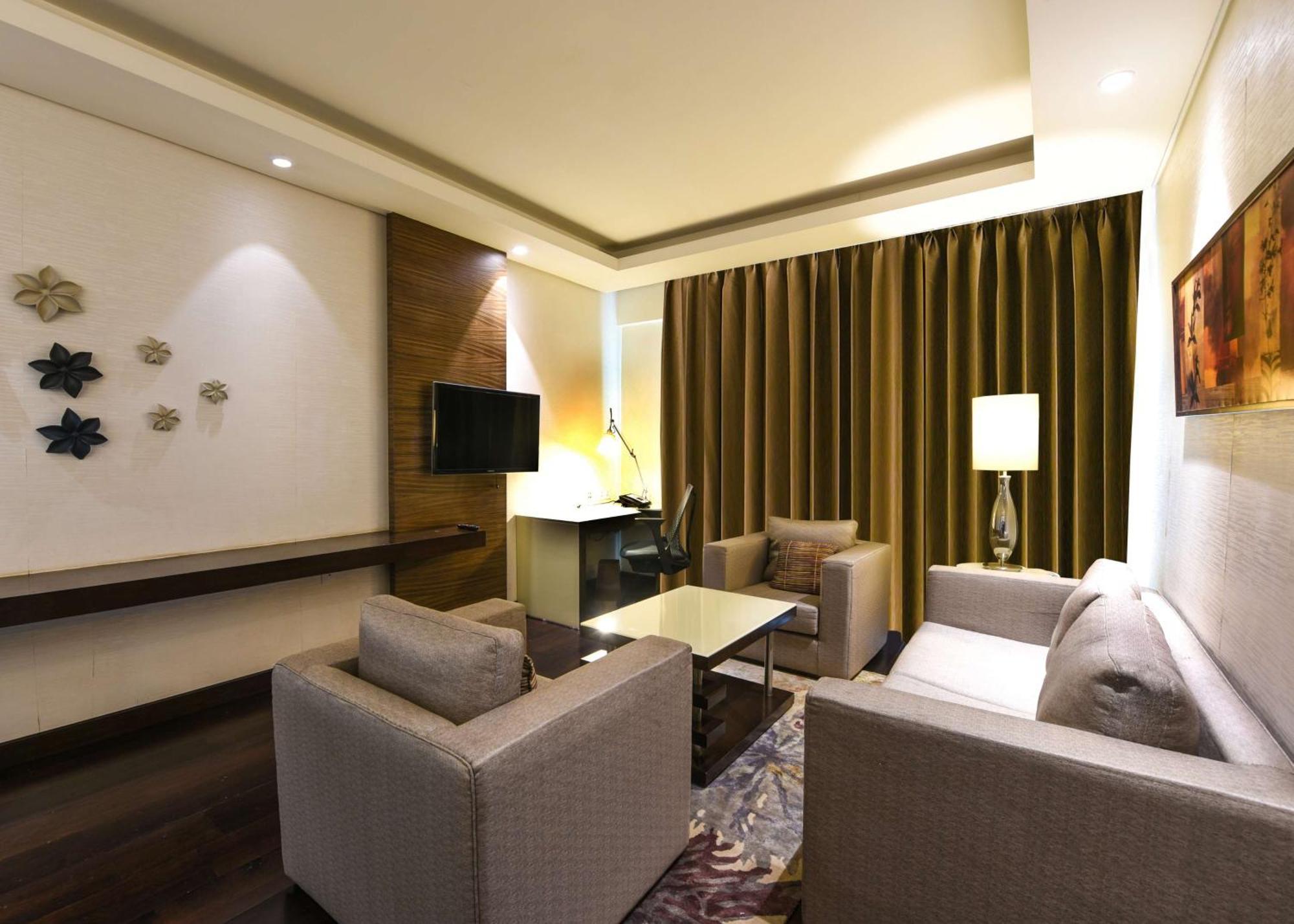 Doubletree By Hilton Gurugram Baani Square Hotell Gurgaon Eksteriør bilde