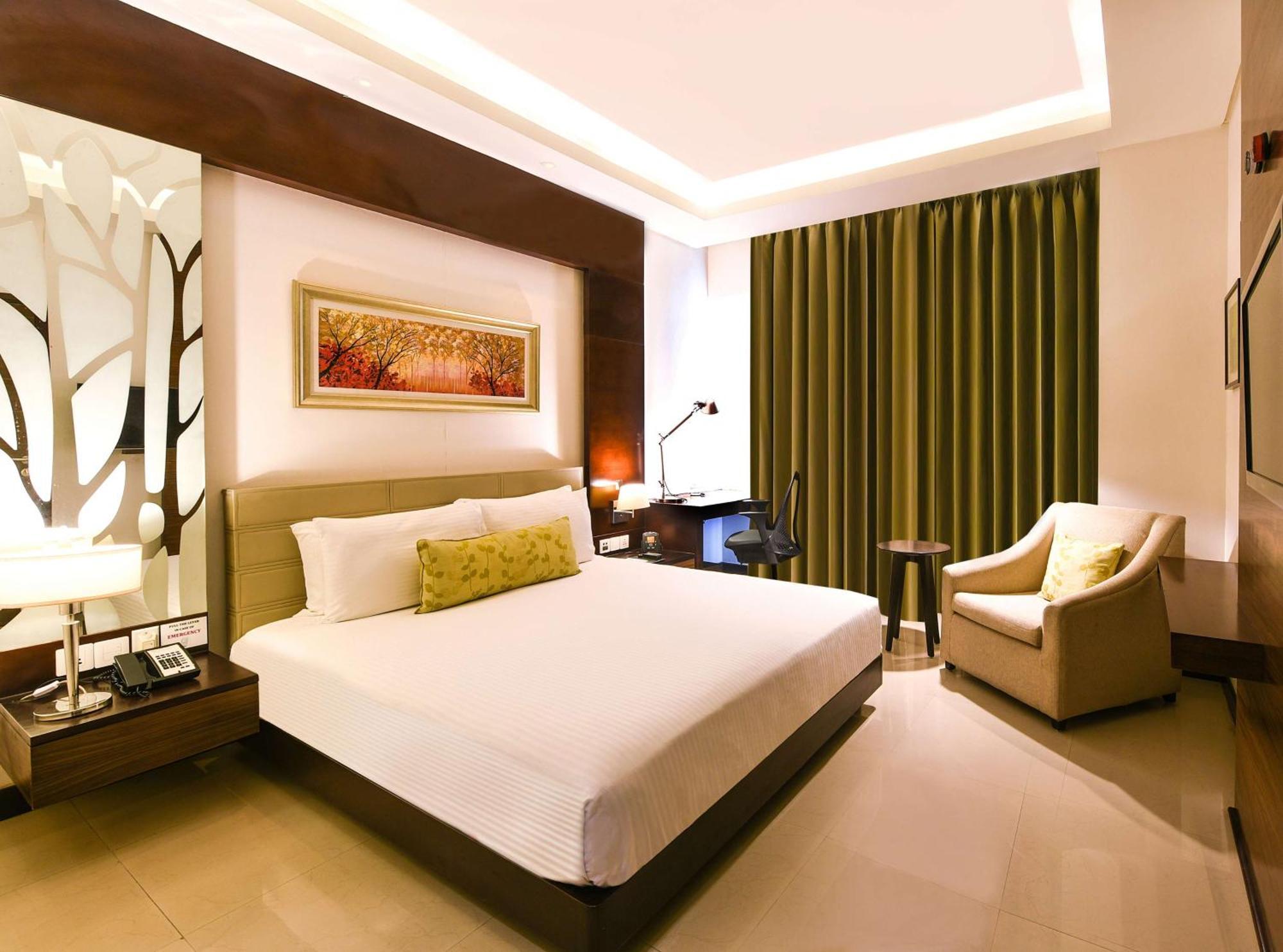 Doubletree By Hilton Gurugram Baani Square Hotell Gurgaon Eksteriør bilde
