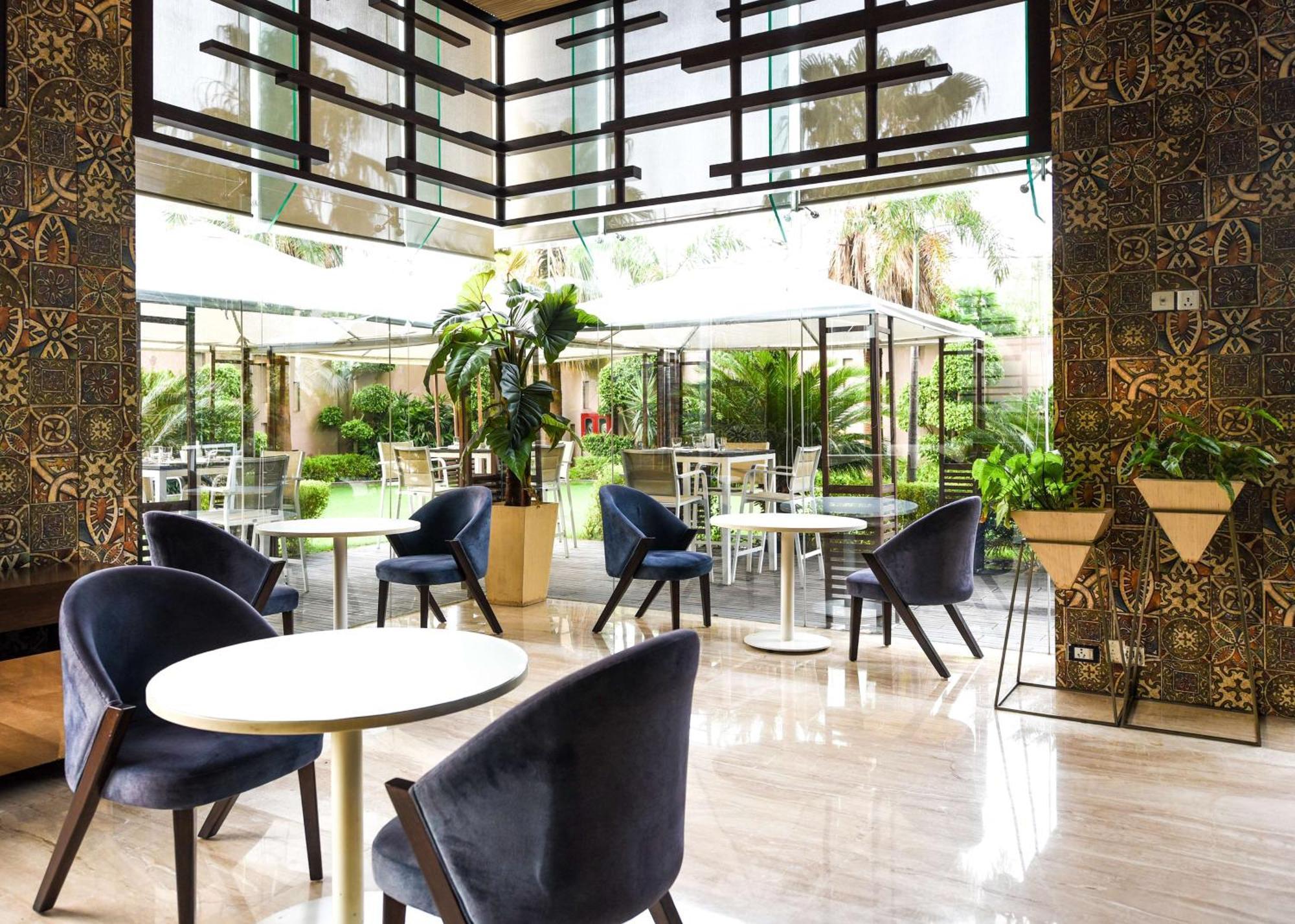 Doubletree By Hilton Gurugram Baani Square Hotell Gurgaon Eksteriør bilde